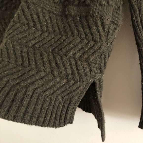 Levi’s Forest Green Wool Turtleneck Sweater - Picture 6 of 7